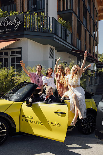 Alexander Mazza, Darya Strelnikova, Julia Haupt, Carolin Henseler, Julia Pohl und Gastgeber Korbinian Kohler Alexander Mazza, Darya Strelnikova, Julia Haupt, Carolin Henseler, Julia Pohl und Gastgeber Korbinian Kohler
