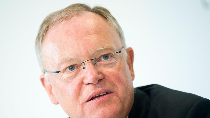 "Beim Thema Wasserstoff zum Beispiel geht wesentlich mehr, das geht mir schlichtweg zu langsam voran", sagt Weil. "Beim Thema Wasserstoff zum Beispiel geht wesentlich mehr, das geht mir schlichtweg zu langsam voran", sagt Weil.