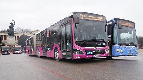 Um den Ersatzverkehr für die große Sperrung der U-Bahnlinien U6 und U3 zu stemmen bekommt die MVG Unterstützung von der DB - in Form von zusätzlichen Bussen in Purpur.