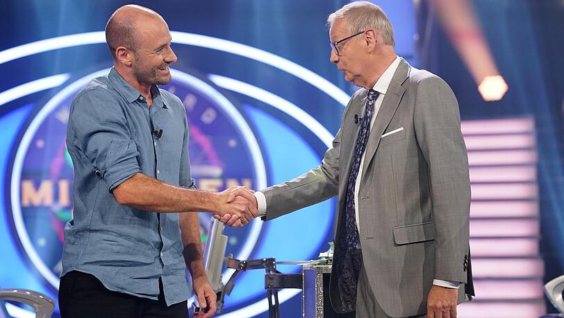 Günther Jauch verabschiedet Marc Offenbacher bei "Wer wird Millionär?" – mit 500 Euro.