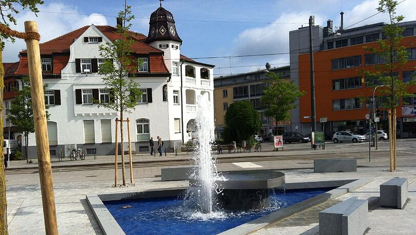 Der Brunnen am "Moosacher Stachus" Der Brunnen am "Moosacher Stachus"