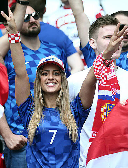 Es gibt nicht nur das hässliche Fan-Gesicht dieser Euro 2016. Sondern auch das schöne und kuriose. Sehen Sie hier die Bilder in unserer Galerie.