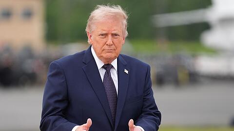 Wie nah ist eine erste Einigung im Iran-Krieg? Erst sagte Trump, ein Rahmenabkommen mit dem Iran sei weitgehend ausgehandelt - nun bremst er die Erwartungen wieder. (Archivbild)