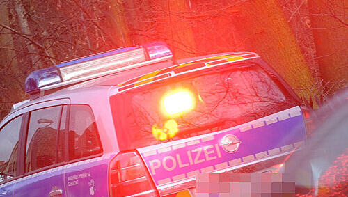 120 km/h zu schnell fuhr ein Autofahrer auf dem Georg-Brauchle-Ring und wurde geblitzt. 120 km/h zu schnell fuhr ein Autofahrer auf dem Georg-Brauchle-Ring und wurde geblitzt.