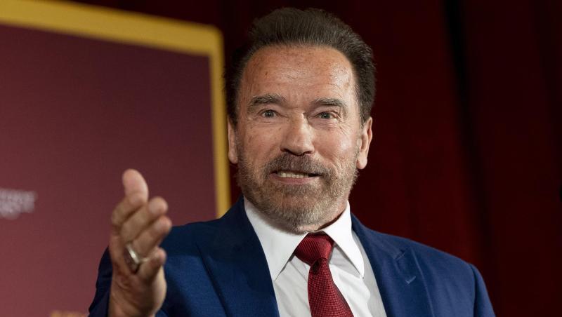 Arnold Schwarzenegger hat jetzt einen Hund namens Dutch. Arnold Schwarzenegger hat jetzt einen Hund namens Dutch.