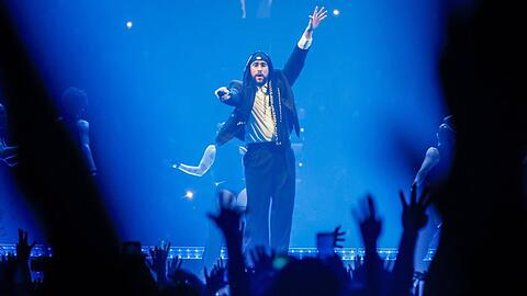 Wird auf jeden Fall Spa&szlig; haben auf der gr&ouml;&szlig;ten B&uuml;hne der Welt: Bad Bunny.