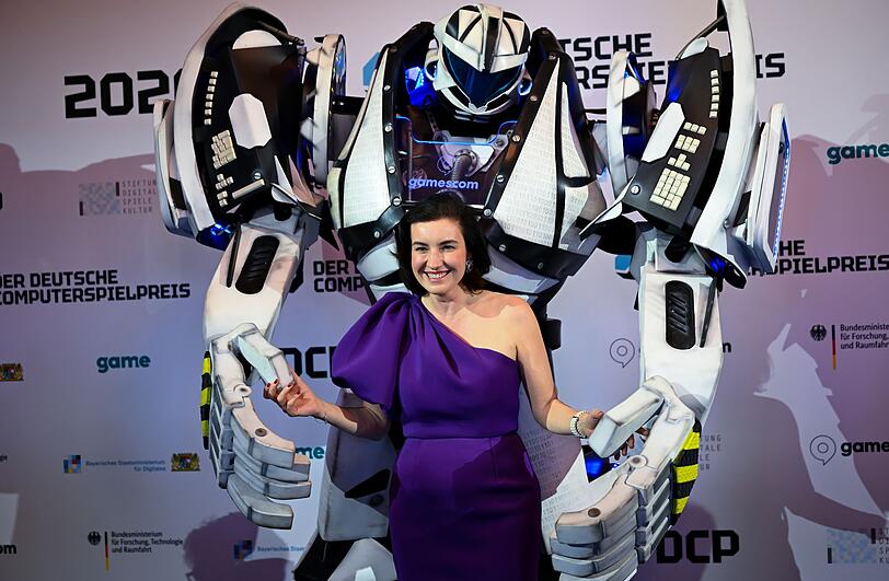 Digitalministerin Dorothee B&auml;r (CSU) verk&uuml;ndete den Hauptgewinner.