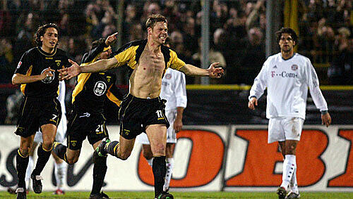 Erik Meijer: Held im Pokalspiel 2004 gegen den FC Bayern Erik Meijer: Held im Pokalspiel 2004 gegen den FC Bayern