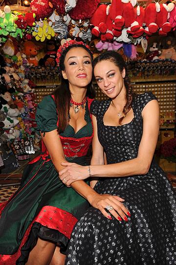 Mit Verona Pooth hat Lilly Becker die Sixt-Damenwiesn auch heuer wieder unsicher gemacht.