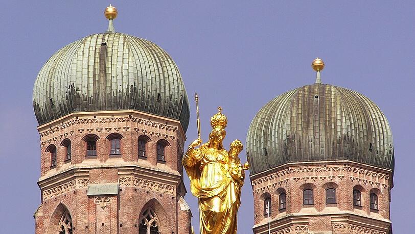 Die Mariensäule in ungewohnter Perspektive.