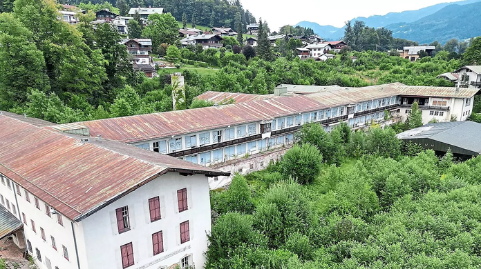 Die ehemalige Kurklinik Stanggaß in Bischofswiesen bei Berchtesgaden. Seit 1996 steht sie leer.