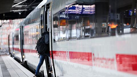 Die Deutsche Bahn verzeichnete 2025 einen Verlust von rund 2,3 Milliarden Euro. (Symbolbild)