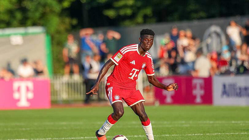 Juwel im zentralen Mittelfeld: Bara Ndiaye hat beim FC Bayern bis 2031 unterschrieben. Juwel im zentralen Mittelfeld: Bara Ndiaye hat beim FC Bayern bis 2031 unterschrieben.