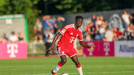 Juwel im zentralen Mittelfeld: Bara Ndiaye hat beim FC Bayern bis 2031 unterschrieben.