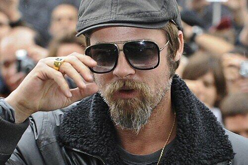 Brad Pitt übersteht Motorradunfall ohne größere Schrammen.
