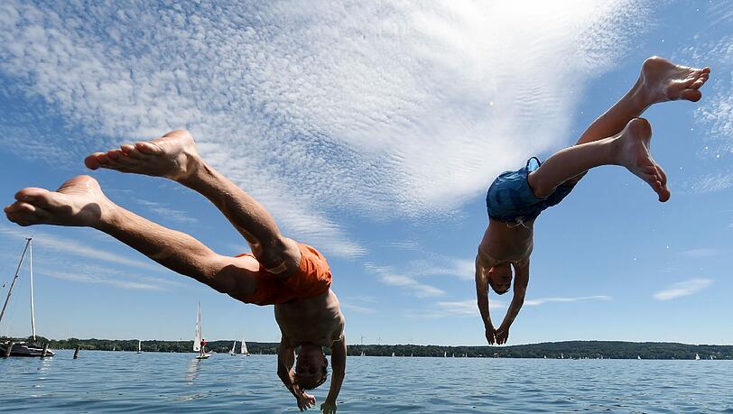 500 Teilnehmer springen am Samstag in den Starnberger See. 500 Teilnehmer springen am Samstag in den Starnberger See.
