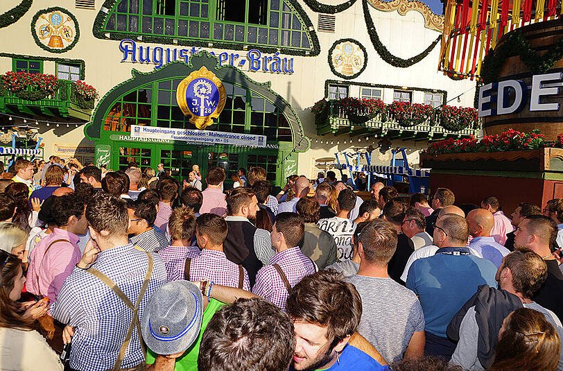 ...dem Augustiner-Zelt...
