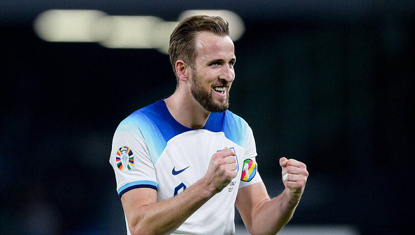 Jubelt Harry Kane statt in Weiß und Blau in Rot und Weiß?