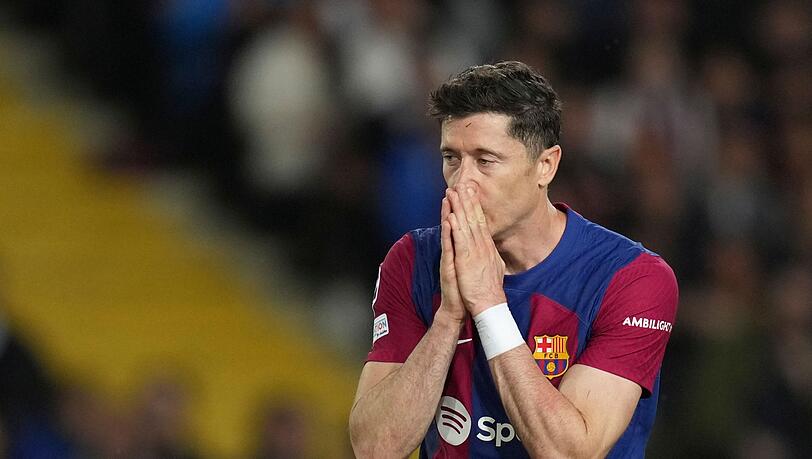 Robert Lewandowski und der FC Barcelona sind an Paris Saint-Germain gescheitert.