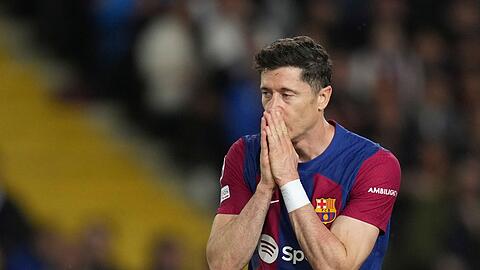 Robert Lewandowski und der FC Barcelona sind an Paris Saint-Germain gescheitert.