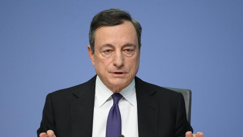 EZB-Präsident Mario Draghi hatte wiederholt bekräftigt, dass die Zinsen bis "mindestens über den Sommer 2019" auf dem aktuellen Niveau bleiben werden. EZB-Präsident Mario Draghi hatte wiederholt bekräftigt, dass die Zinsen bis "mindestens über den Sommer 2019" auf dem aktuellen Niveau bleiben werden.