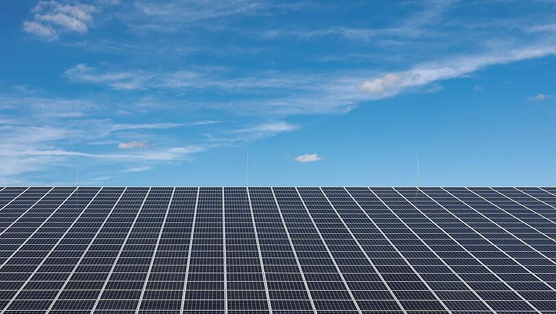 Studie: Solarstrom sorgt für sinkende Strompreise Studie: Solarstrom sorgt für sinkende Strompreise