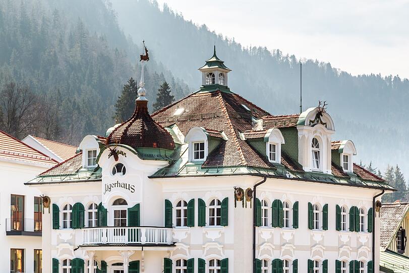 Mit dem AMERON Neuschwanstein Alpsee Resort & Spa wird ein traditionsreiches Gebäudeensemble neu belebt.