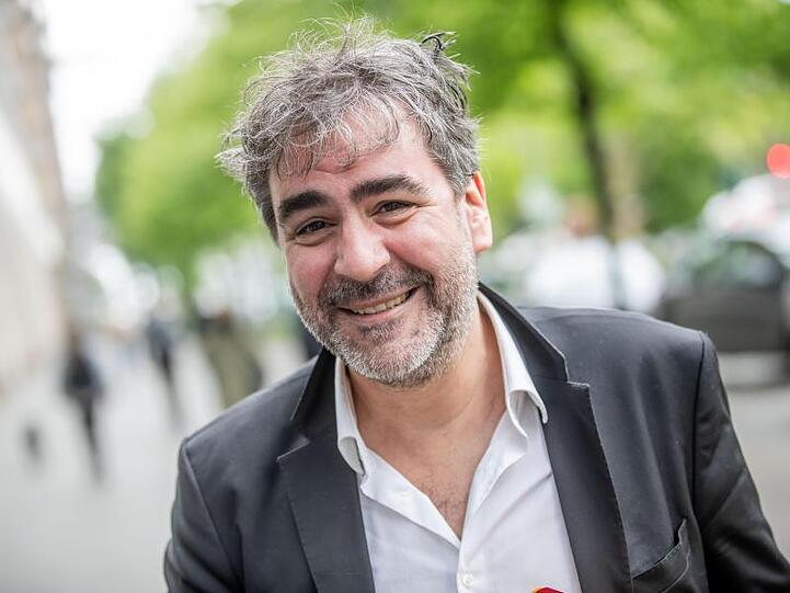 Deniz Yücel hält die Festrede zur Eröffnung der Bad Hersfelder Festspiele.