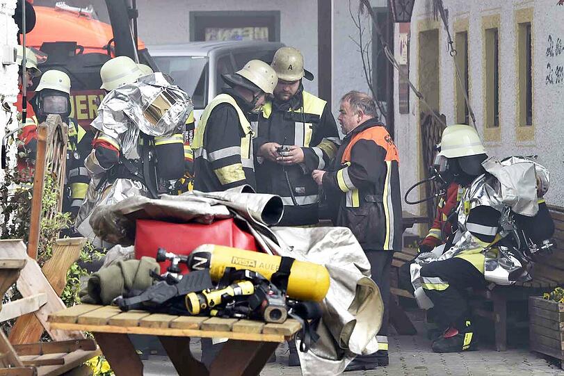 Bei dem Hotelbrand in Glonn wurden neun Menschen verletzt.