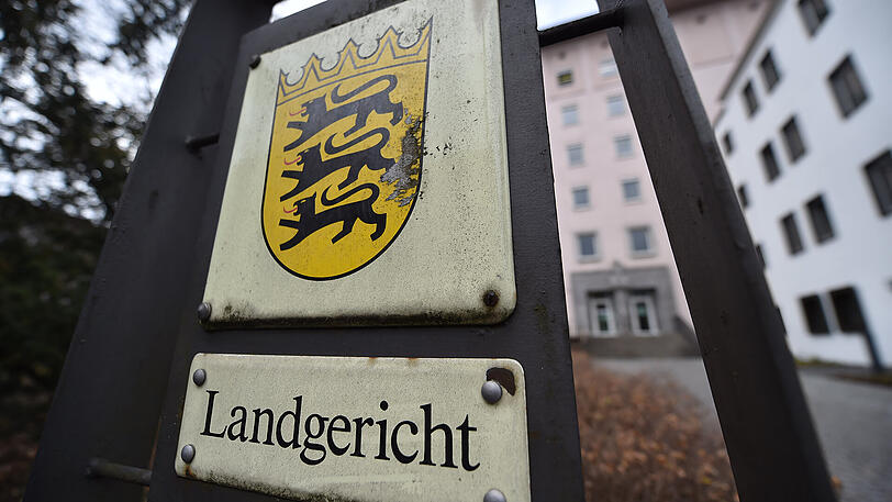 Eine 30-Jährige, die ihr Baby kurz nach der Geburt erstickt hat, muss für fünf Jahre in Haft.