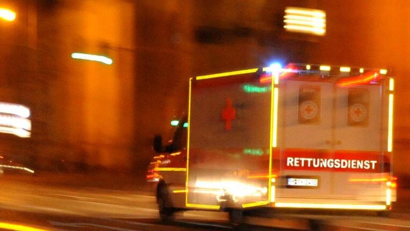 Ein Fahrzeug des Rettungsdienstes. Foto: Nicolas Armer/Archivbild Ein Fahrzeug des Rettungsdienstes. Foto: Nicolas Armer/Archivbild
