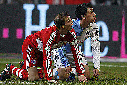 Wo, bitte, geht&rsquo;s nach Berlin? Die Löwen (rechts: Gebhart) möchten den Bayern (hier Schlaufdraff) möglichst erst im Finale begegnen.