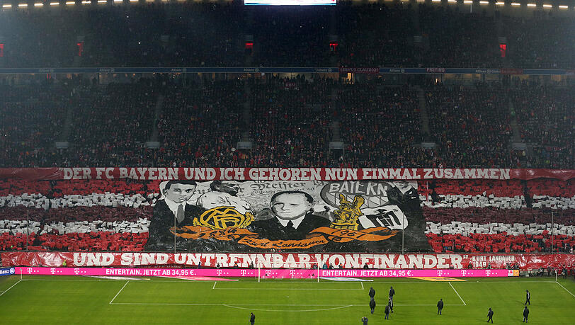 Die Ultra-Gruppen des FC Bayern haben Kurt Landauer immer wieder mit beeindruckenden Choreographien in der Südkurve der Arena geehrt - wie auf diesem Foto mit einem Landauer-Zitat in der Saison 2013/14. Die Ultra-Gruppen des FC Bayern haben Kurt Landauer immer wieder mit beeindruckenden Choreographien in der Südkurve der Arena geehrt - wie auf diesem Foto mit einem Landauer-Zitat in der Saison 2013/14.