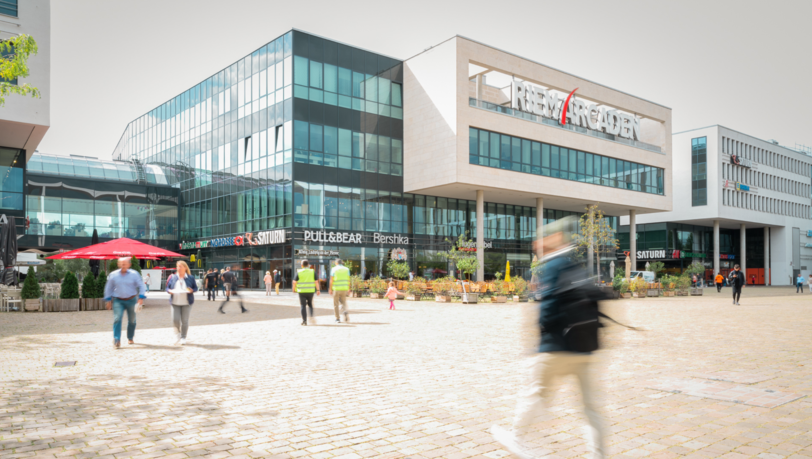 Die Riem Arcaden lassen mit mehr als 145 Shops und Restaurants keine Wünsche offen. Die Riem Arcaden lassen mit mehr als 145 Shops und Restaurants keine Wünsche offen.
