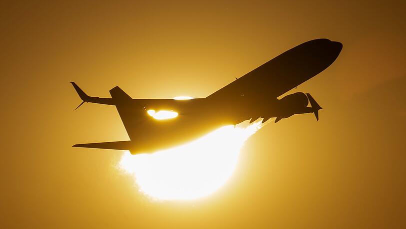 Mehr Flugreisende als im Vorjahressommer - aber das Vor-Corona-Niveau ist noch nicht erreicht. (Symbolbild)