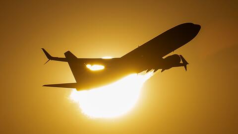 Mehr Flugreisende als im Vorjahressommer - aber das Vor-Corona-Niveau ist noch nicht erreicht. (Symbolbild)