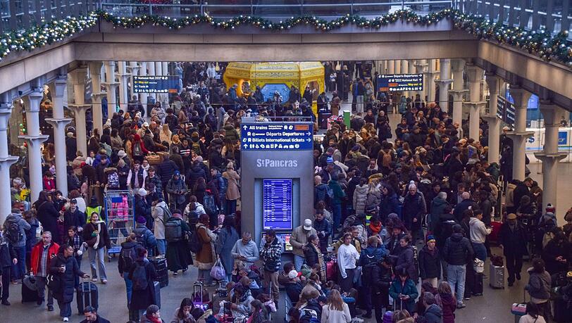 Die vor&uuml;bergehende Sperrung des Eurotunnels d&uuml;rfte vielen Menschen die Silvesterpl&auml;ne durchkreuzt haben.