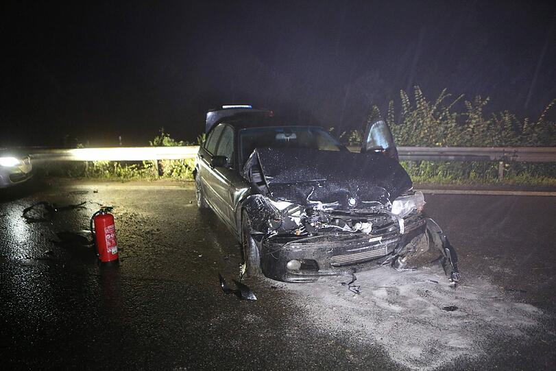 Der Sohn des Lkw-Fahrers musste mit ansehen, wie sein Fahrer überfahren wurde. Bilder vom Unfallort.