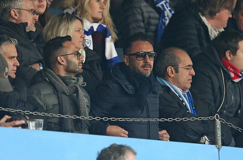Vitor Pereira (Mitte) neben 1860-Geschäftsführer Anthony Power (r.) im Ruhrpottstadion von Bochum.