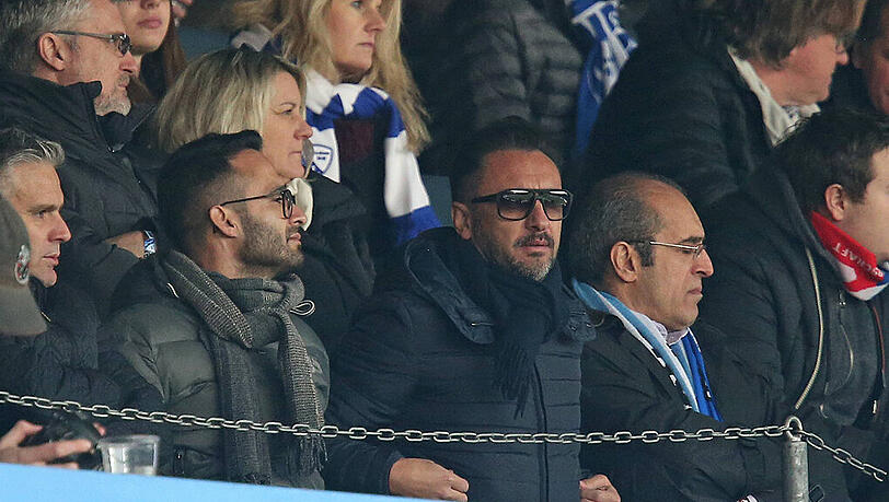 Vitor Pereira (Mitte) neben 1860-Geschäftsführer Anthony Power (r.) im Ruhrpottstadion von Bochum.