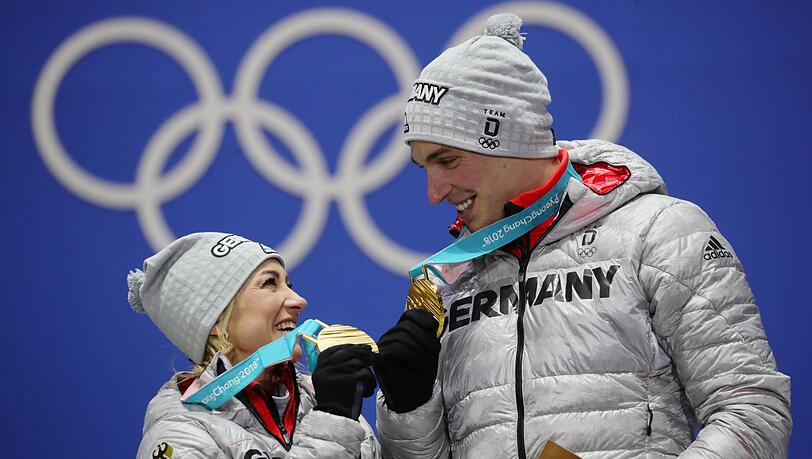 Aljona Savchenko mit ihrem Laufpartner Bruno Massot Aljona Savchenko mit ihrem Laufpartner Bruno Massot