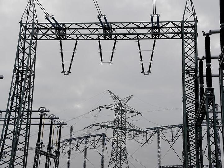 Kritische Infrastrukturen gibt es in den Bereichen Energie, Informationstechnik und Telekommunikation, Transport und Verkehr, Gesundheit, Wasser, Ernährung, Finanz- und Versicherungswesen, Staat und Verwaltung sowie Medien und Kultur.