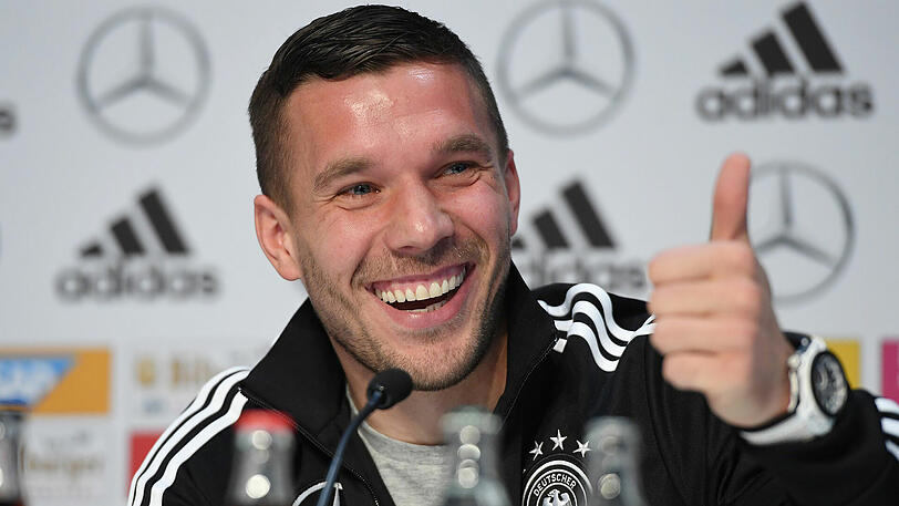 Führt bei seinem letzten Spiel im DFB-Trikot die Nationalmannschaft als Kapitän aufs Feld: Lukas Podolski.