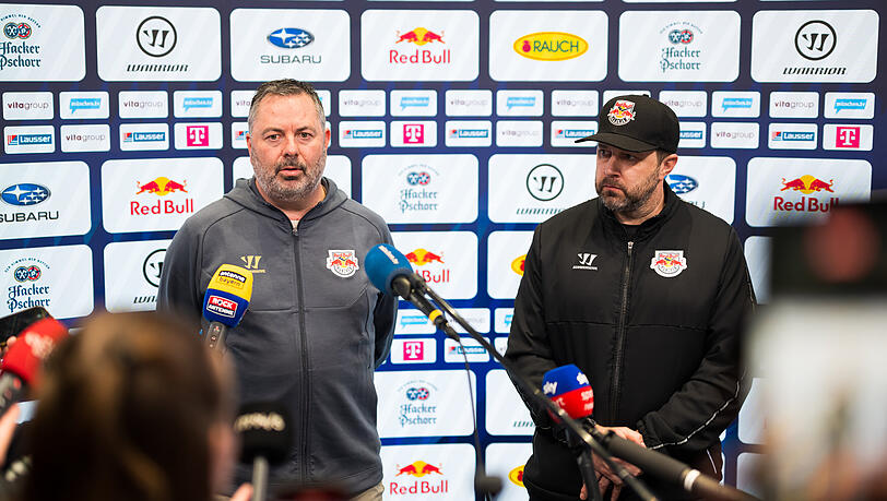 Trainer und Verantwortliche des EHC Red Bull M&uuml;nchen stellen sich nach dem Playoff-Eklat in Ingolstadt der Presse und erkl&auml;ren den brutalen Check gegen Edwin Tropmann.