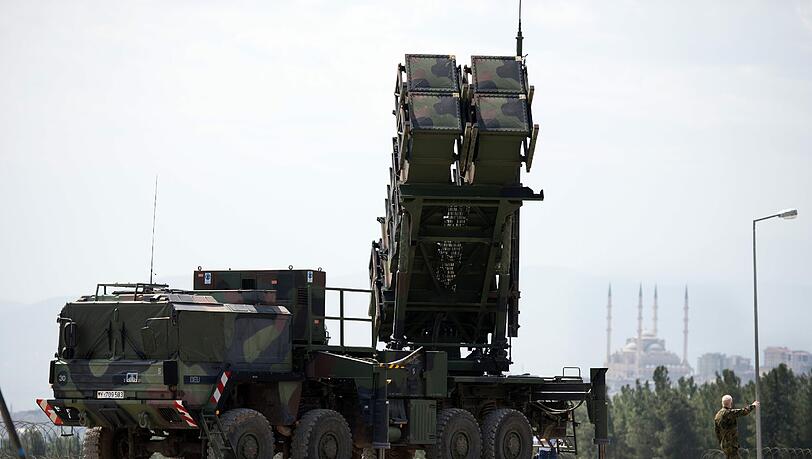 Ein "Patriot"-Raketenabwehrsystem der Bundeswehr in der Türkei. Ein "Patriot"-Raketenabwehrsystem der Bundeswehr in der Türkei.