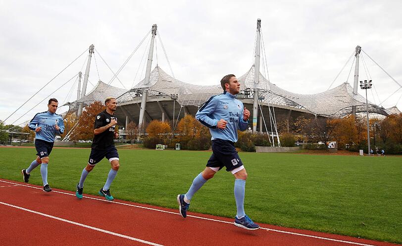 Pieksen und laufen: Die Spieler des TSV 1860 beim Laktattest am Olympiagelände. Klicken Sie sich durch die Bilder.