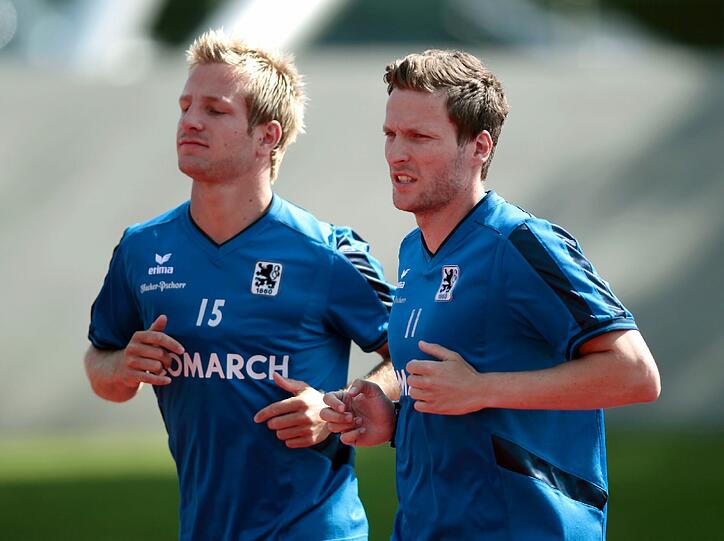 Auch Benny Lauth und Stefan Aigner (l.) schwitzten in der Sonne...