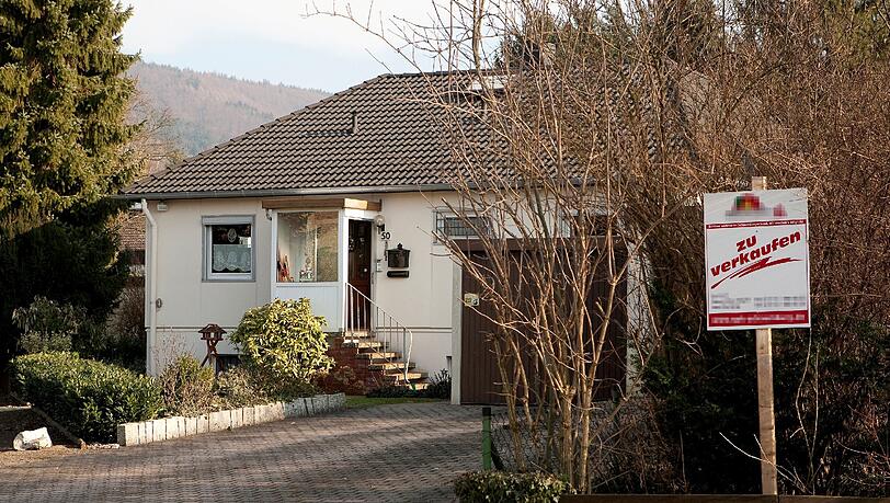 Baugeld ist derzeit ausgesprochen günstig - aber die niedrigen Zinsen sollten nicht den Ausschlag geben, wenn die Kaufentscheidung ansteht. Baugeld ist derzeit ausgesprochen günstig - aber die niedrigen Zinsen sollten nicht den Ausschlag geben, wenn die Kaufentscheidung ansteht.