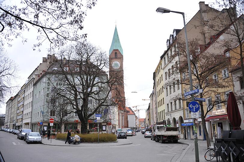 "Hier geht es gemächlicher zu als in der Sendlinger Straße": ein Blick in die Kreuzstraße.