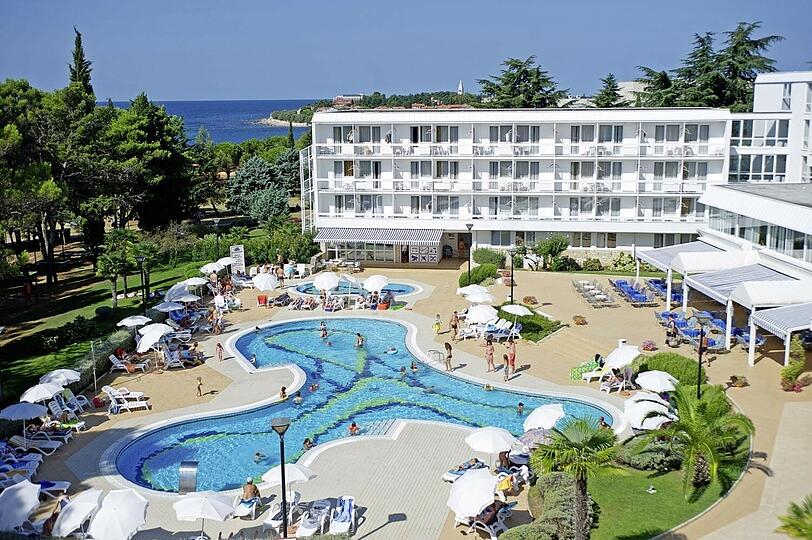 Direkt am Meer: das Hotel Laguna*** in Novigrad.